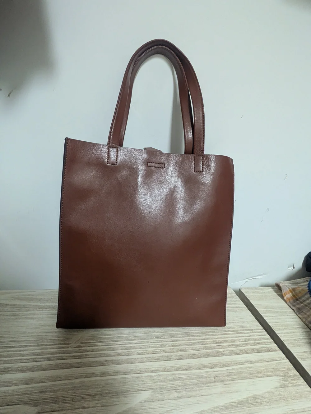 Banana Republic Classic Brown Leather Tote Bag - Picture 2 of 8
